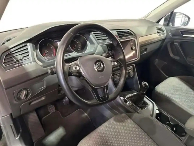 Volkswagen Tiguan 1.5 tsi 150ch bvm6 confortline — photo 9