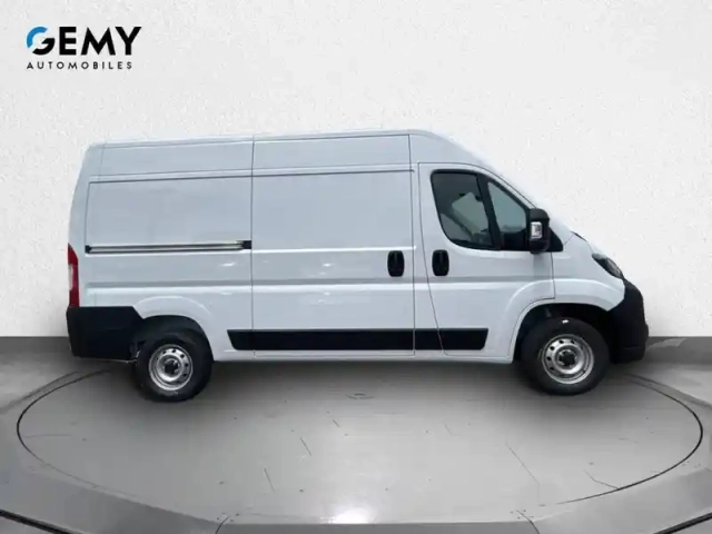 Peugeot Boxer fgn diesel 140 ch l2h2 3.3 t manuelle — photo 4