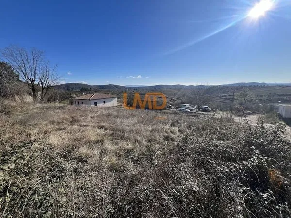 Terrain 997 m²