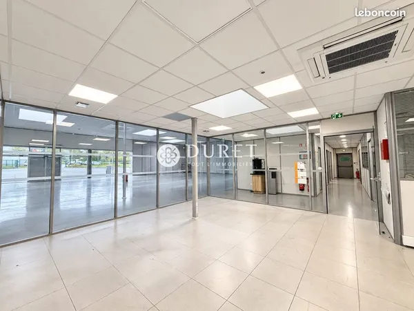 Local 705 m² Les Herbiers