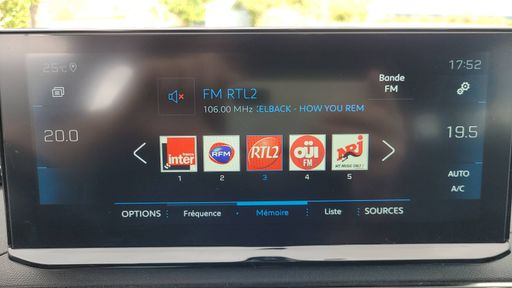 Peugeot 5008 1.2 PureTech 130 EAT8 - Allure Pack – 2023 – 27094 km – Essence – Boîte Automatique — photo 10