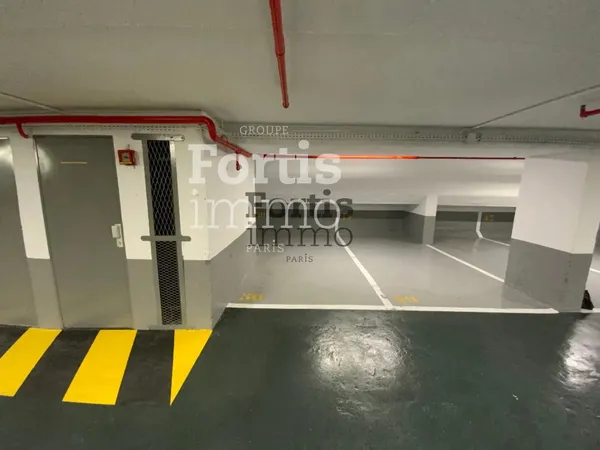 PARIS 9  - BONNE NOUVELLE - PARKING PLEINE PROPRIETE 12M2