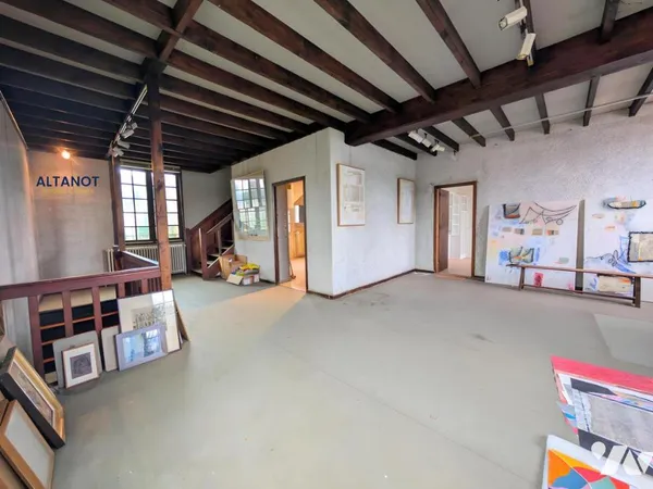 Maison 11 pièces 365 m²