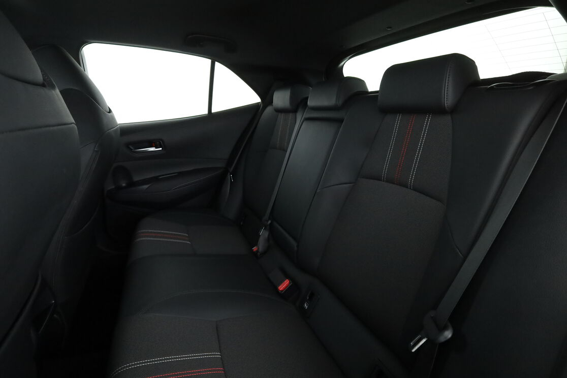 Toyota Corolla 1.8 Hybride GR Sport — photo 13