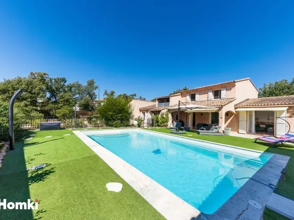Vends maison - 220 m² - 6 pièces, 4 chambres - Lorgues 83510