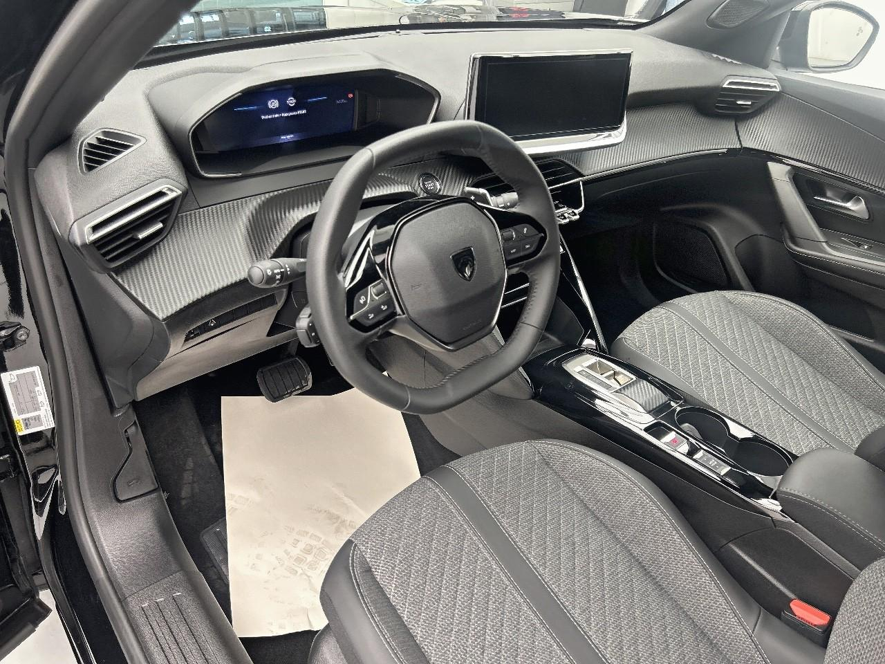 Peugeot 2008 130 s&s eat8 allure — photo 9
