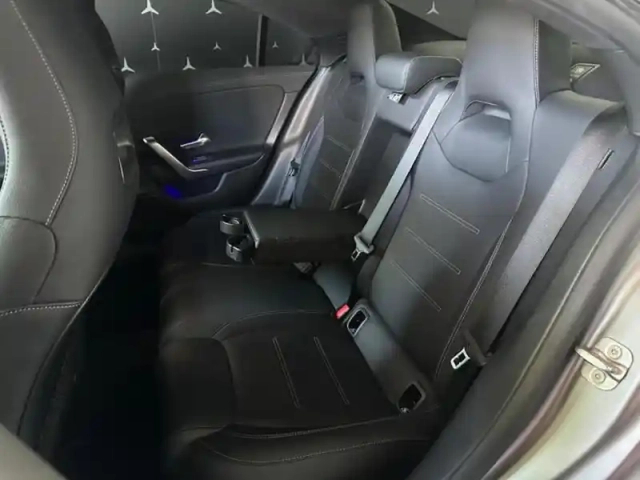 Mercedes Cla 200 d coupé amg line — photo 32