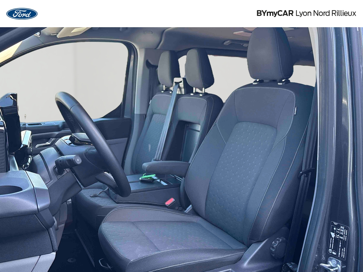 Ford Tourneo Custom 320 L2H1 2.0 EcoBlue 150 ch — photo 17