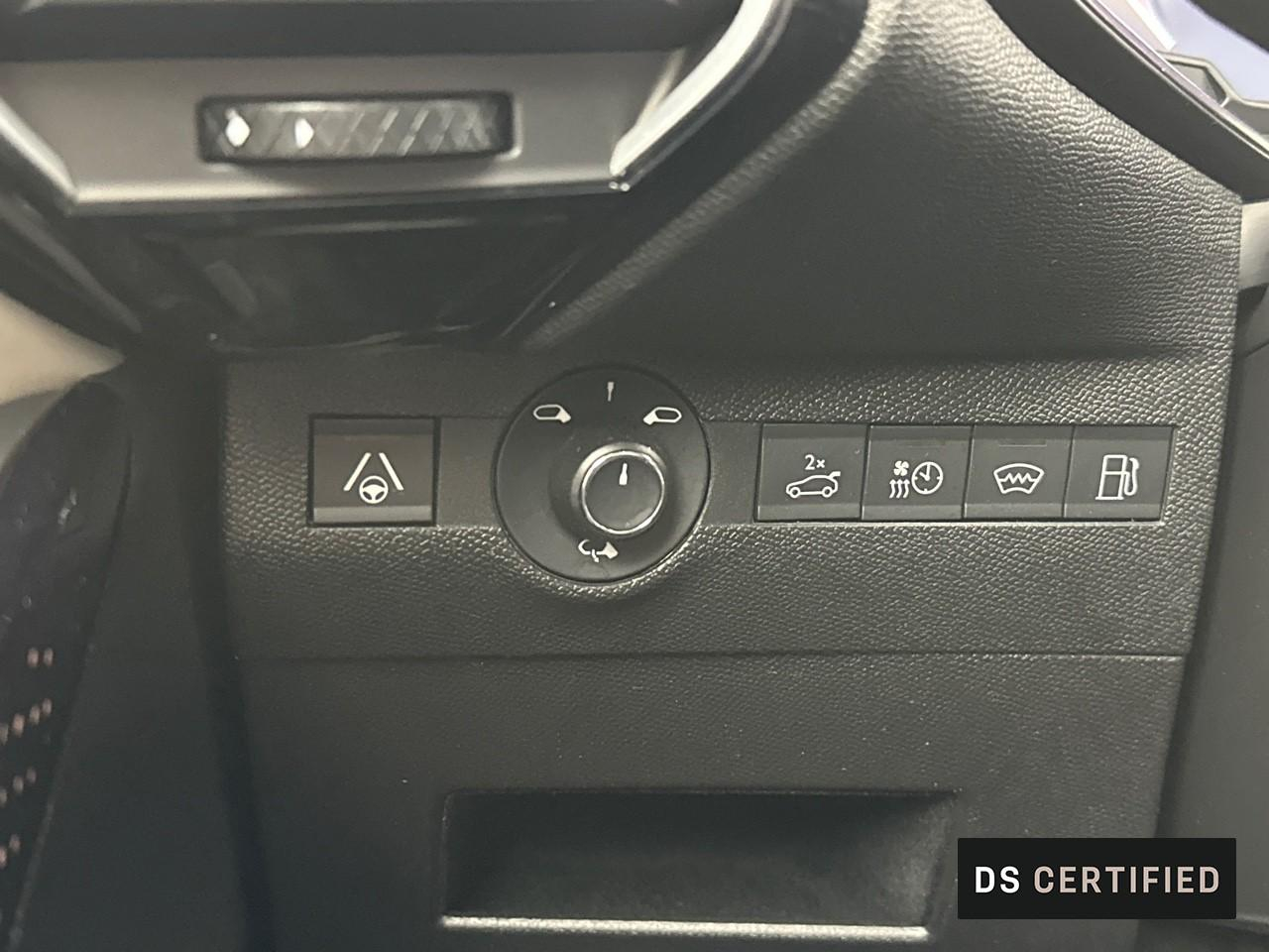 Ds Ds 7 crossback hybride rechargeable e-tense 300 eat8 4x4 opera — photo 17