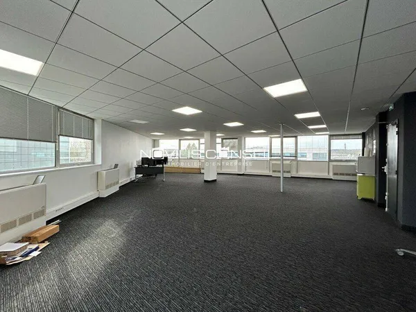 Bureaux 142 m²