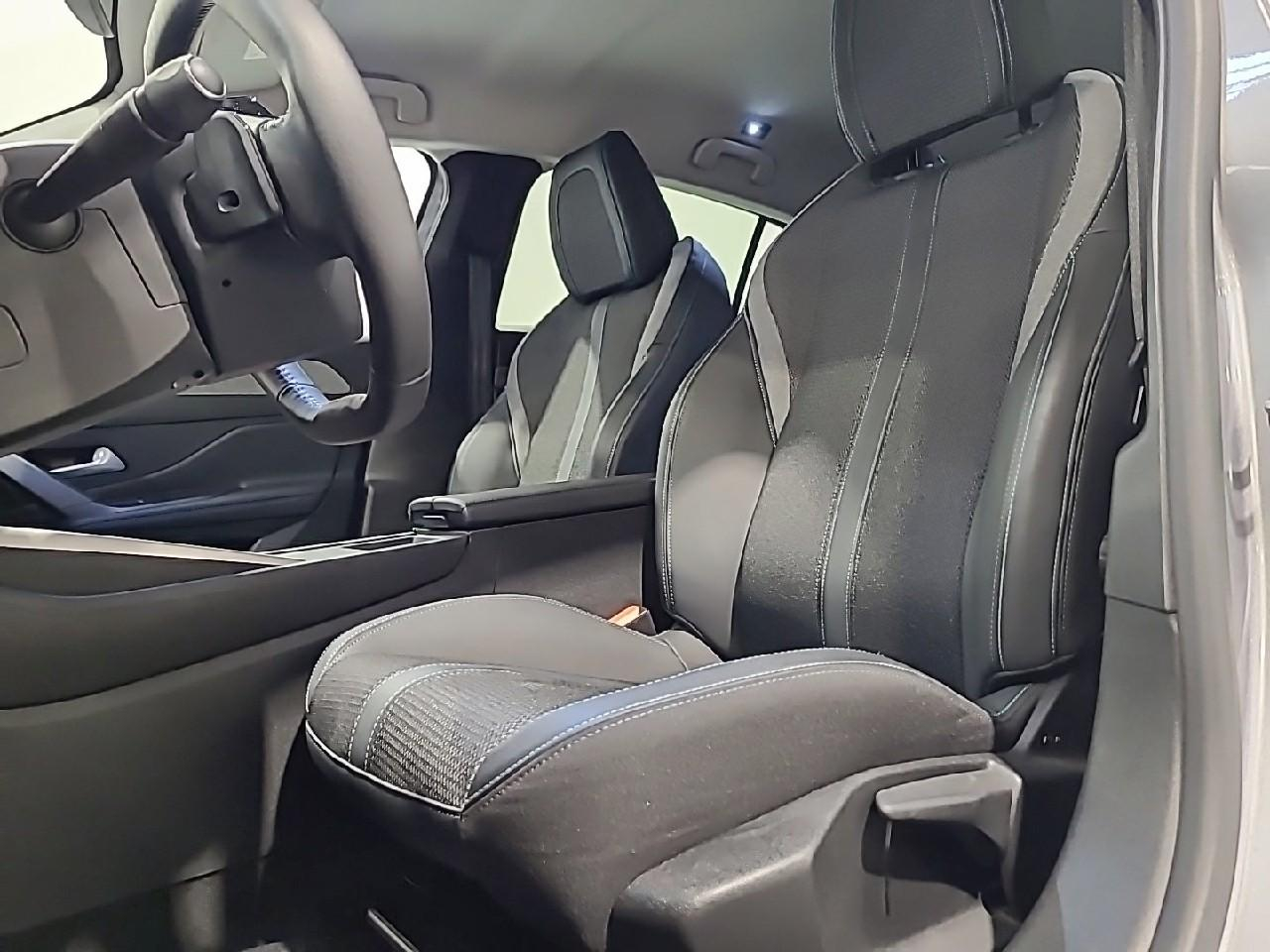 Peugeot 308 hybrid 145 e-dcs6 allure — photo 10