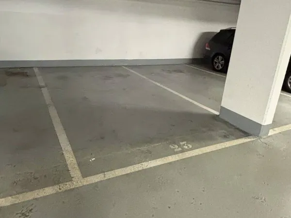 Parking 12 m²