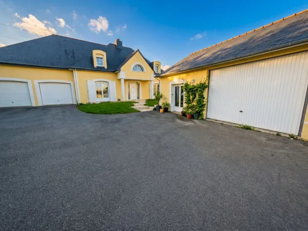 Maison 9 pièces 230 m²