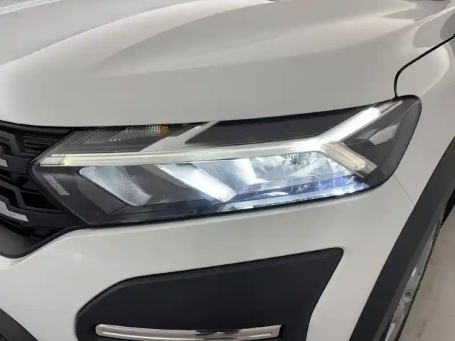 Dacia Sandero eco-g 100 — photo 32