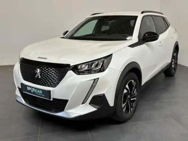 Peugeot 2008 1.2 130 s&amp;s allure camera 180 led carplay