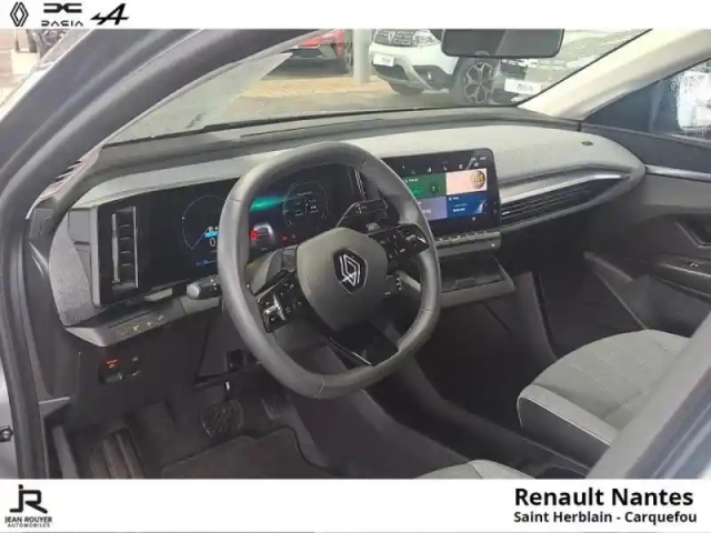 Renault Megane e-tech electric ev60 220ch equilibre super charge — photo 12