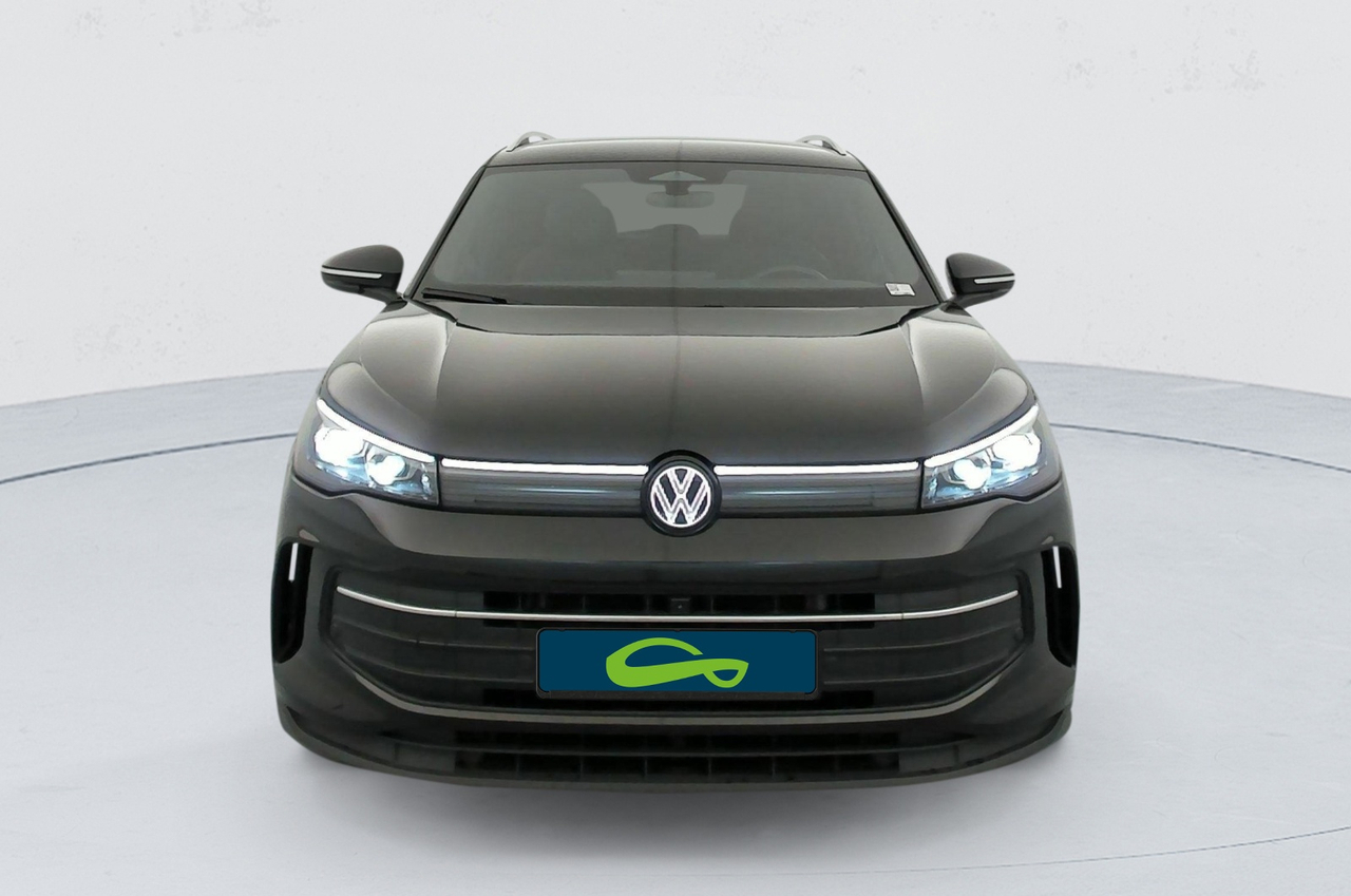 Volkswagen Tiguan — photo 8