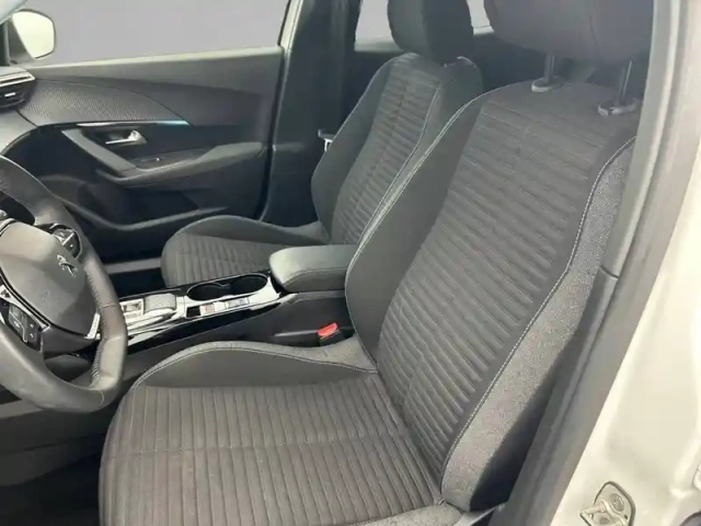 Peugeot 2008 puretech 130 s&amp;s eat8 — photo 11