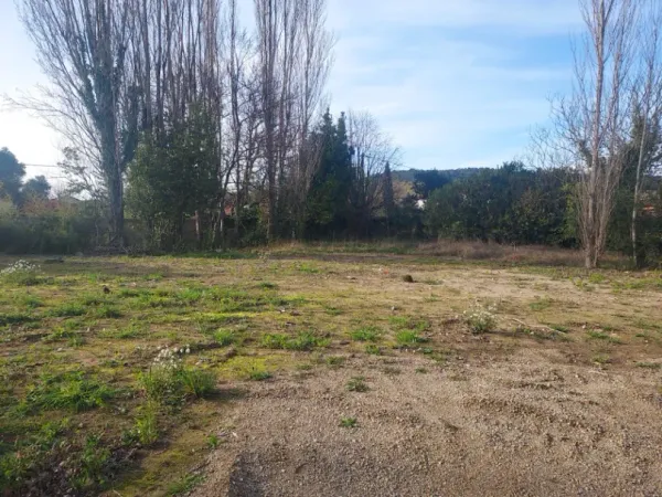 Terrain 582 m²