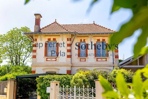 Maison 6 pièces 185 m²