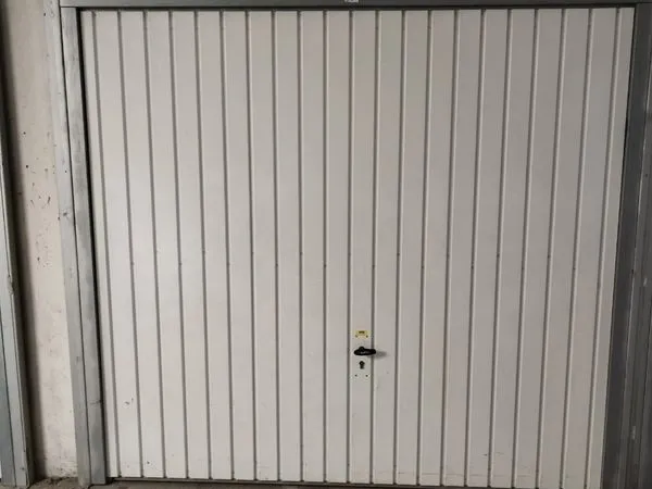 Garage / box a louer Lardenne