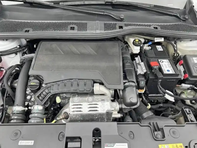 Peugeot 208 puretech 100 s&amp;s bvm6 — photo 26