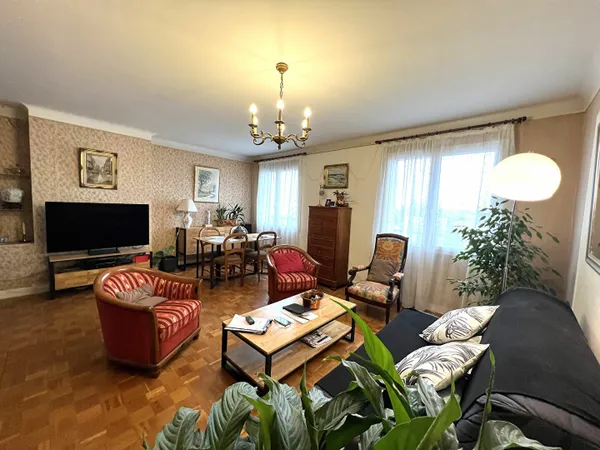 MOULINS centre, appartement de type F4