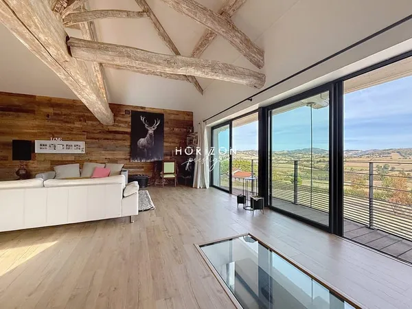 ST PIERRE LE VIEUX : ensemble immobilier 460 m2, 7 chambres, 7 9