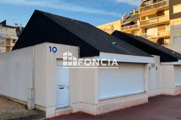 Local 10 pièces 190 m²