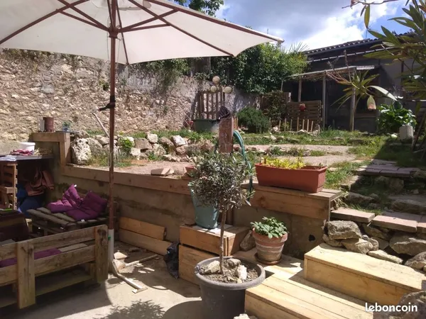 Maison habitable et jardin avec possibilité de hangar