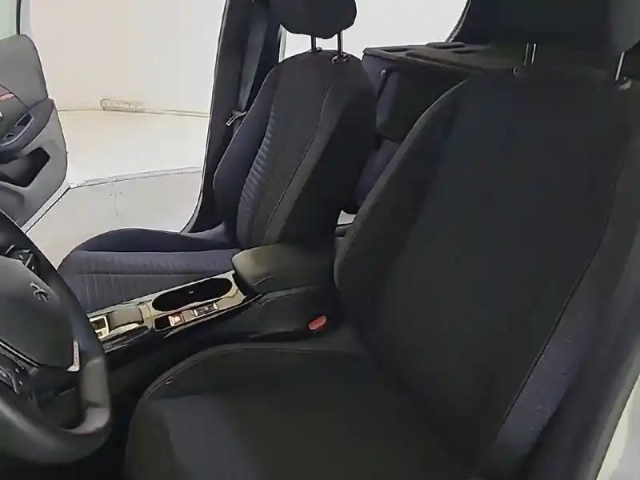 Peugeot 208 electrique 50 kwh 136 — photo 11
