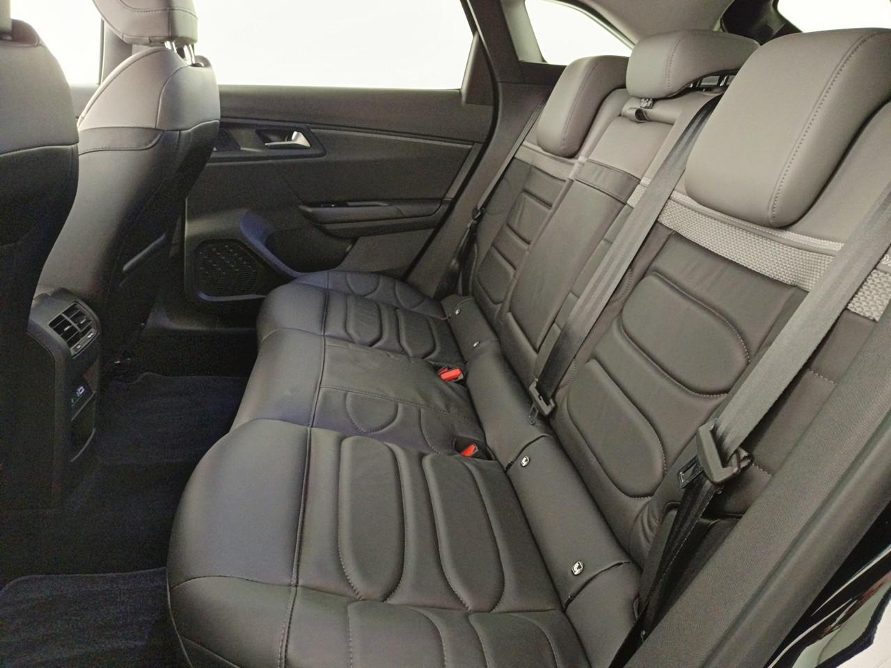 Citroën C5 X hybride rechargeable 225 s&s e-eat8 shine — photo 10