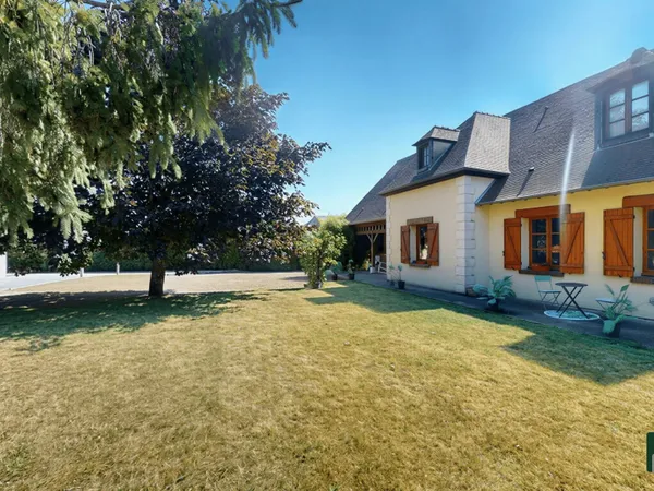 CHARMANTE MAISON VIVABLE DE PLAIN-PIED AVEC SOUS-SOL TOTAL ET JA