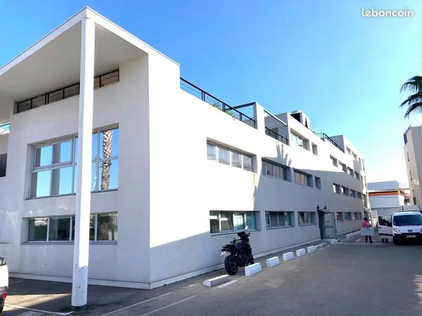Bureaux 84 m² Cannes