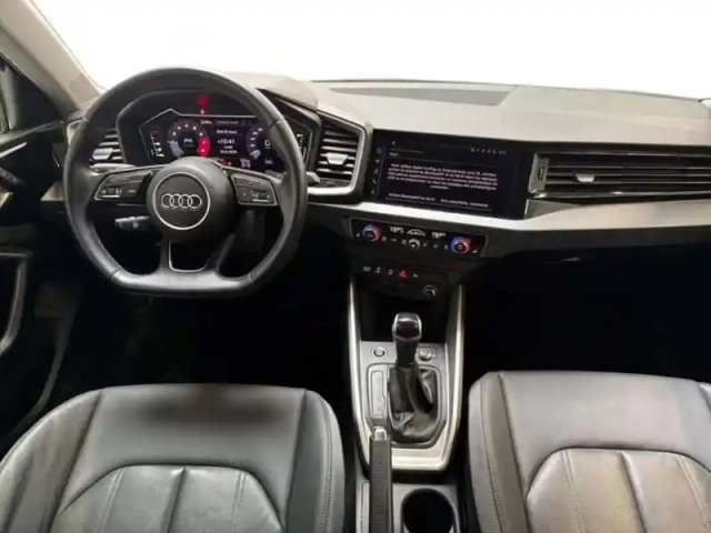 Audi A1 30 tfsi 110 ch s tronic 7 design luxe — photo 8