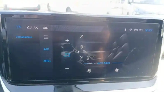 Peugeot 2008 hybrid 136 e-dcs6 — photo 24