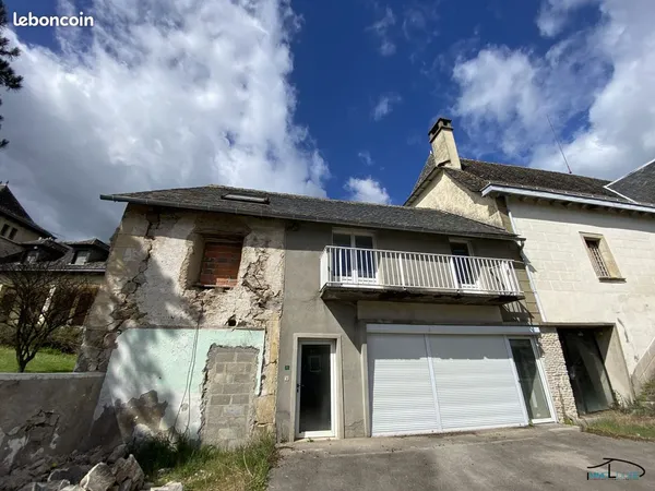 Local 7 pièces 150 m²