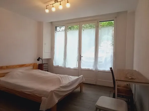 Chambre meublée en colocation chez l'habitant POULOUZAT- CONDAT proche CHU & Université