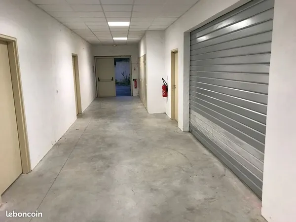Local d'activité entrepôt à louer - Zone de la Plaine Mougins