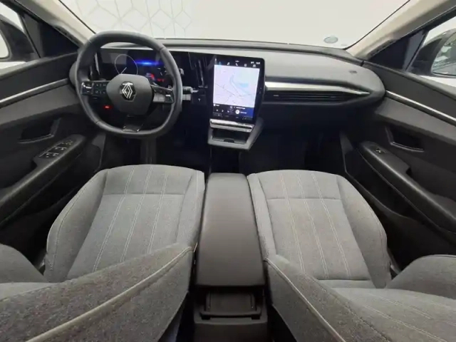 Renault Megane e-tech er ev60 130ch super charge — photo 25