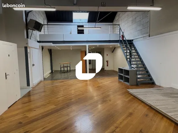 Local d'activité 254 m²