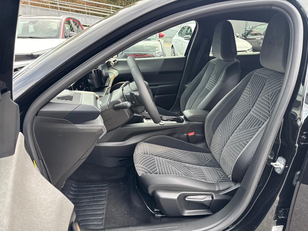 Lancia Ypsilon 1.2 ibrida 100ch edct6 lx — photo 9