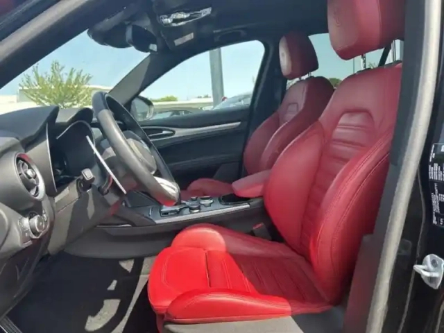 Alfa Romeo Stelvio 2.2 diesel 210ch veloce q4 at8 my22 — photo 3