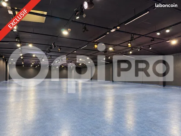 Bâtiment 960 m²