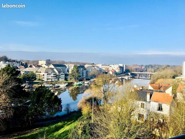 Location 3 pièces meublé avec terrasse vue sur l'Erdrevue sur l'Erdre