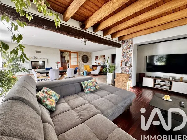 Maison 11 pièces 279 m²