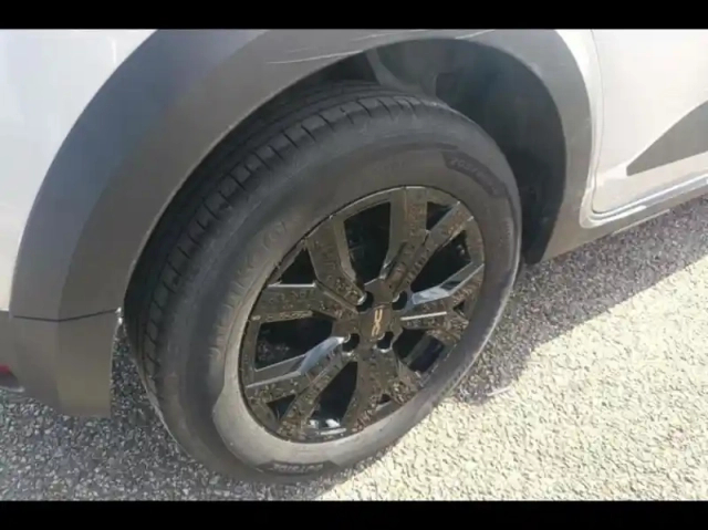 Dacia Sandero 1.0 tce 110ch stepway extreme + — photo 13
