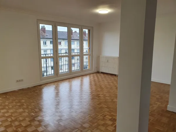 Loue appartement Compiègne dans résidence calme