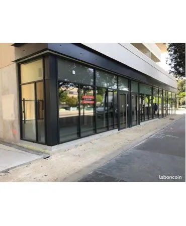 Local commercial neuf 31 m² -Cenon - Idéal profession libérale ou commerce