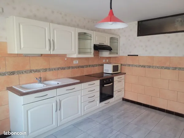 Grand appartement T2 de 67 m3 à SAINT SAUVEUR 70300